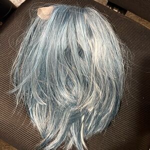 Motown Tress blue & blonde mix wig